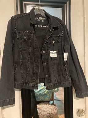 NWT GAP Black Studded Women’s Denim Jacket - Size M